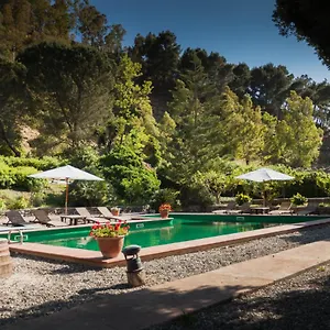 https://masseria-pernice.sicilyhotelsitaly.net